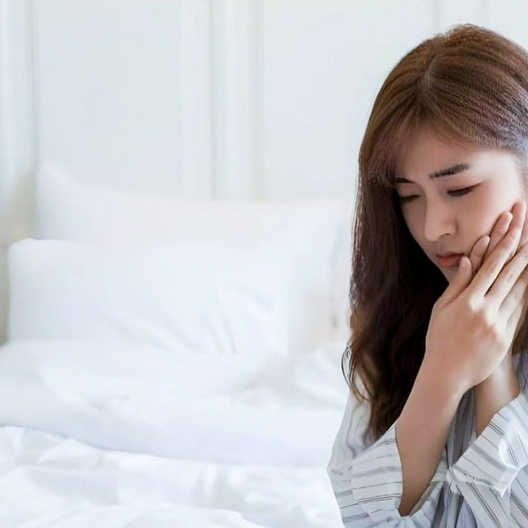 Treat teeth grinding with a mouthguard